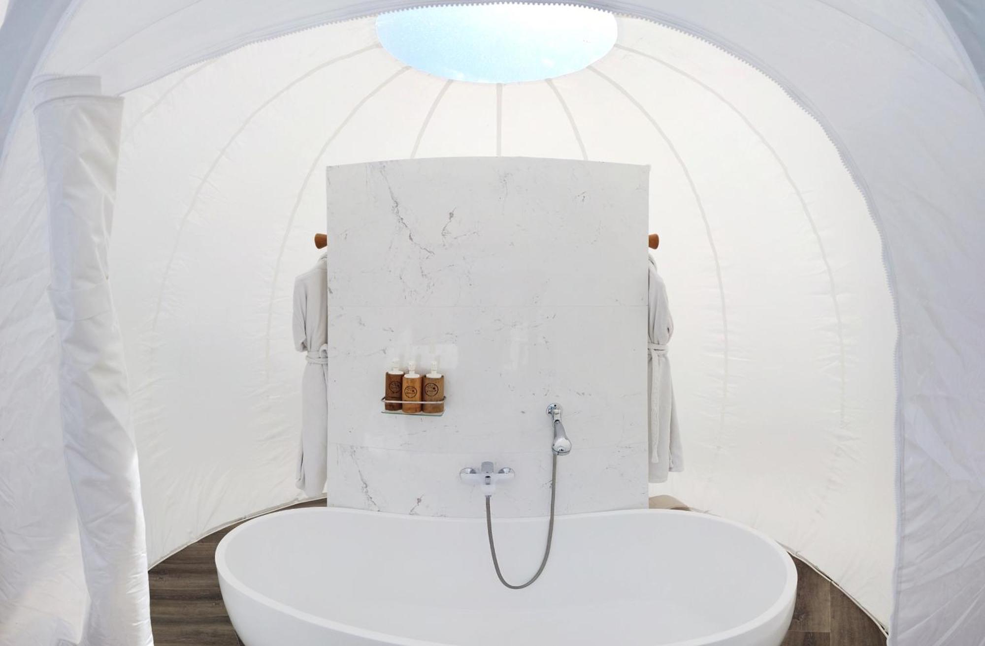 Green Land Bubble Glamping By Mint كاباريتي الغرفة الصورة
